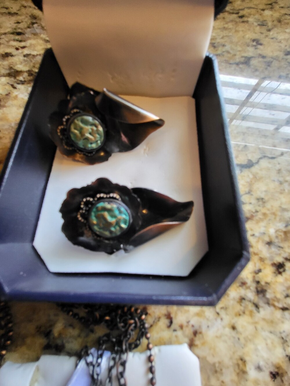 Yousi Antique-Style Turquoise and Bronze Statement Pendant Necklace - Picture 7 of 11